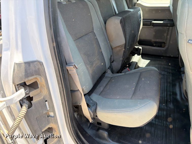 image for item MZ9834 2018 Ford F150 Ext. Cab pickup truck