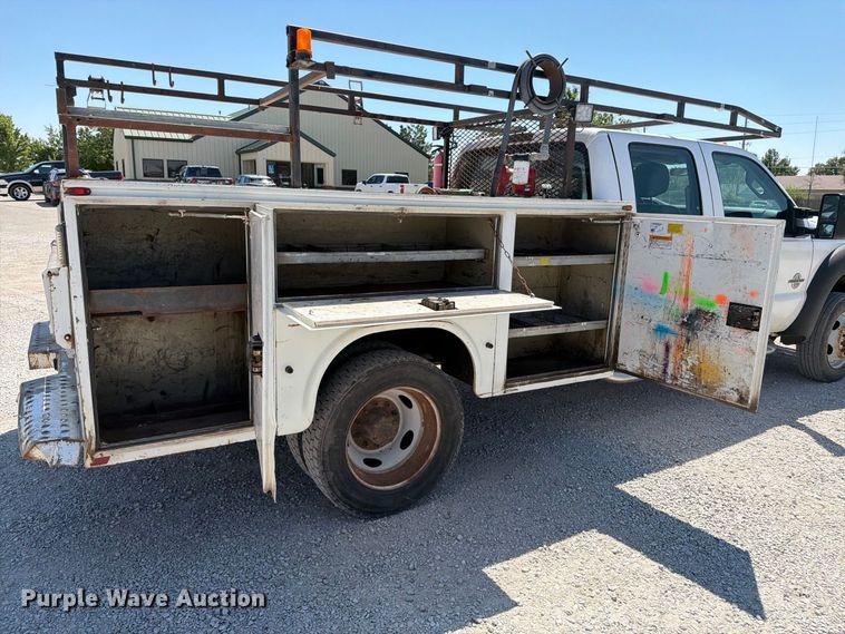 image for item MZ9835 2016 Ford F450 Super Duty Crew Cab utility / service truck