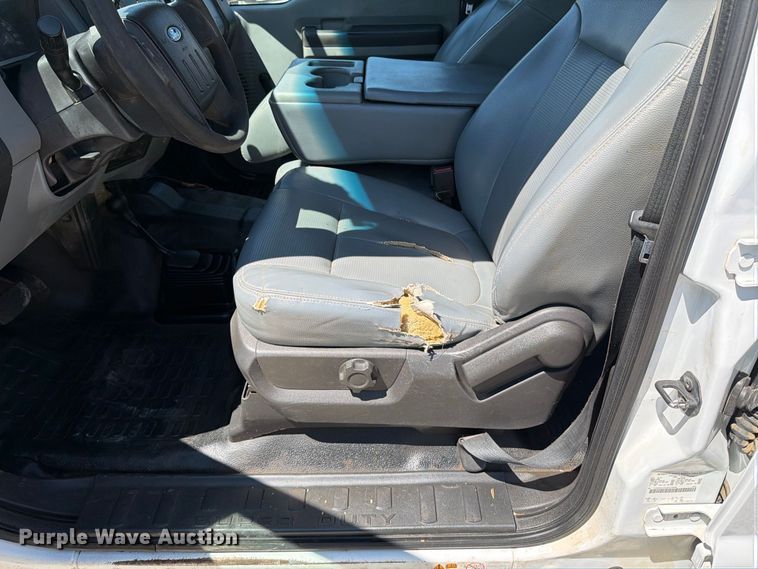 image for item MZ9835 2016 Ford F450 Super Duty Crew Cab utility / service truck