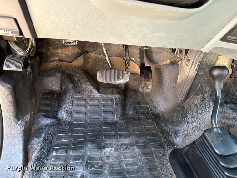 image for item MZ9835 2016 Ford F450 Super Duty Crew Cab utility / service truck