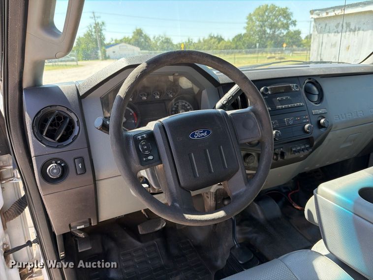image for item MZ9835 2016 Ford F450 Super Duty Crew Cab utility / service truck
