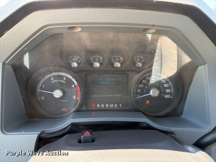 image for item MZ9835 2016 Ford F450 Super Duty Crew Cab utility / service truck