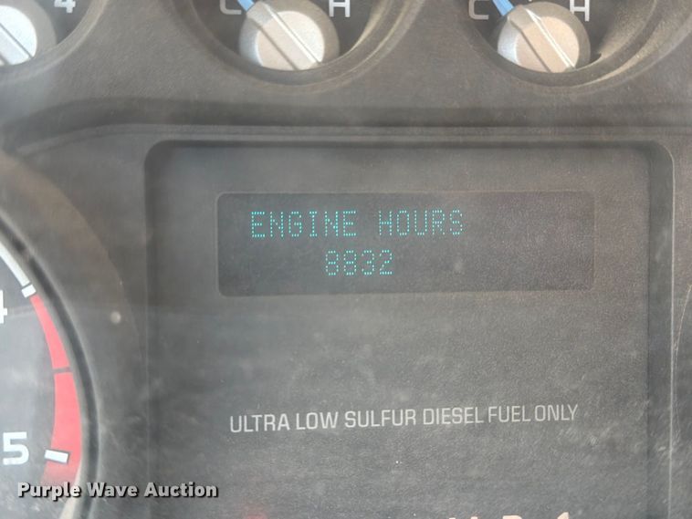 image for item MZ9835 2016 Ford F450 Super Duty Crew Cab utility / service truck