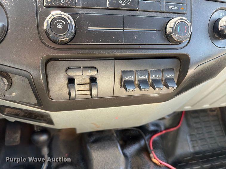 image for item MZ9835 2016 Ford F450 Super Duty Crew Cab utility / service truck