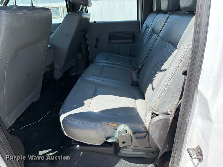 image for item MZ9835 2016 Ford F450 Super Duty Crew Cab utility / service truck