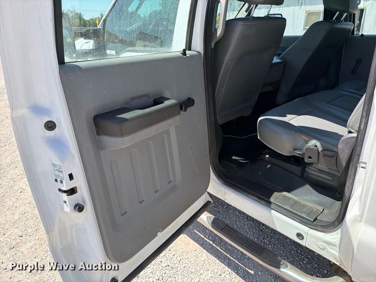 image for item MZ9835 2016 Ford F450 Super Duty Crew Cab utility / service truck