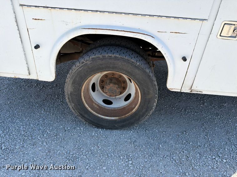 image for item MZ9835 2016 Ford F450 Super Duty Crew Cab utility / service truck