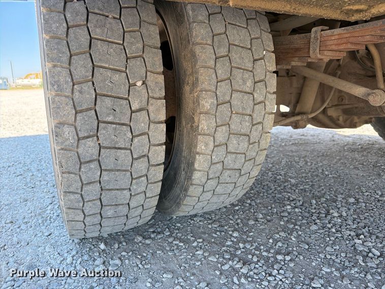 image for item MZ9835 2016 Ford F450 Super Duty Crew Cab utility / service truck