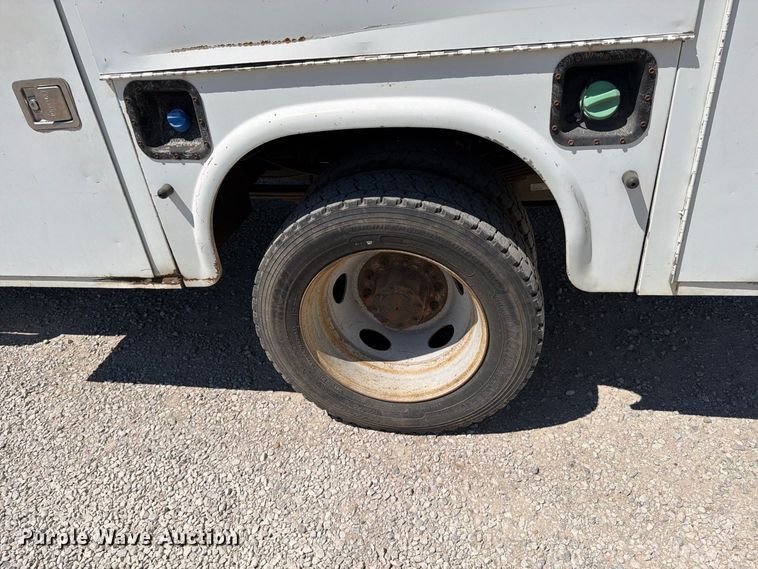 image for item MZ9835 2016 Ford F450 Super Duty Crew Cab utility / service truck