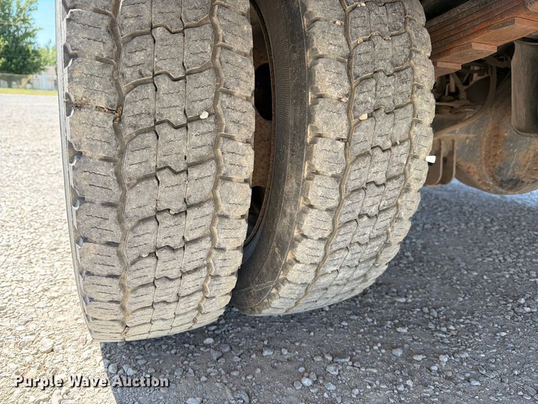 image for item MZ9835 2016 Ford F450 Super Duty Crew Cab utility / service truck