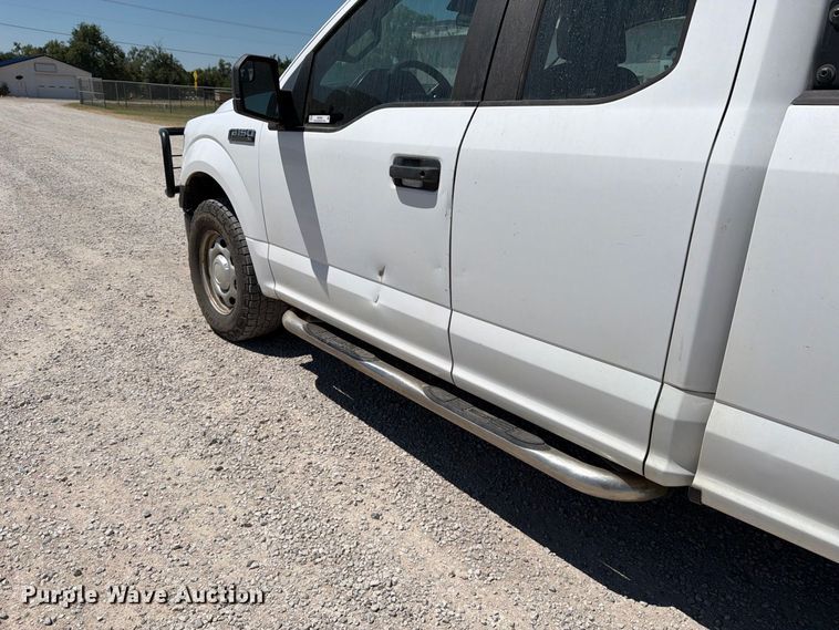 image for item MZ9836 2016 Ford F150 Ext. Cab pickup truck