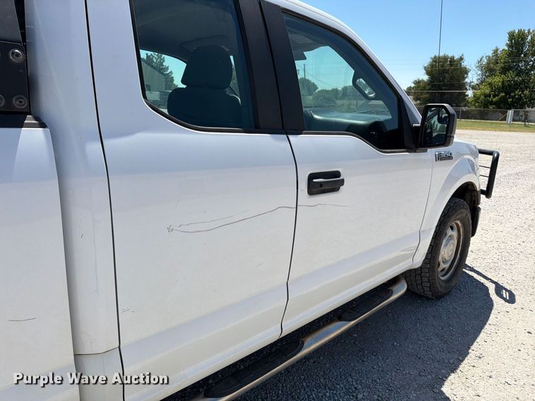 image for item MZ9836 2016 Ford F150 Ext. Cab pickup truck