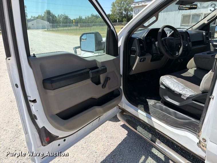image for item MZ9836 2016 Ford F150 Ext. Cab pickup truck