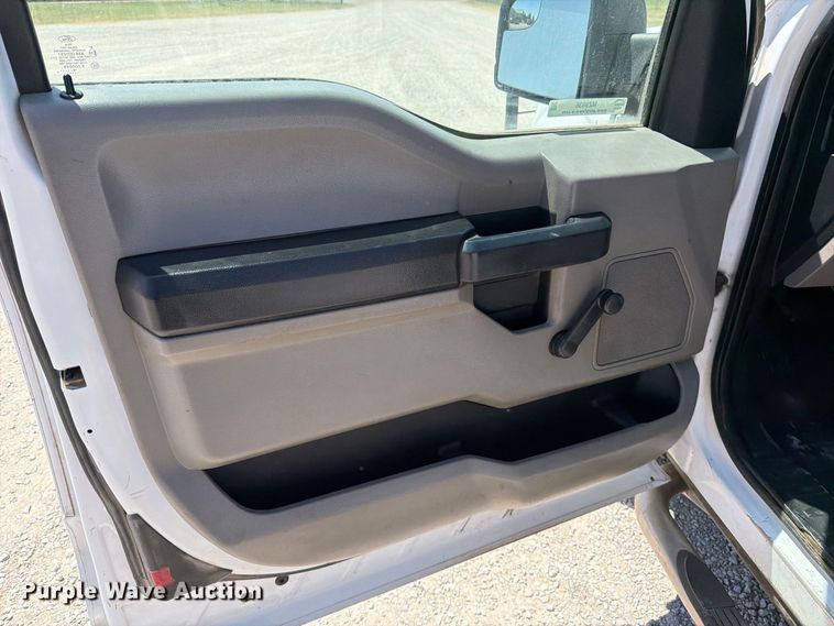 image for item MZ9836 2016 Ford F150 Ext. Cab pickup truck