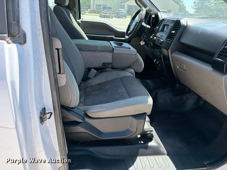 image for item MZ9836 2016 Ford F150 Ext. Cab pickup truck