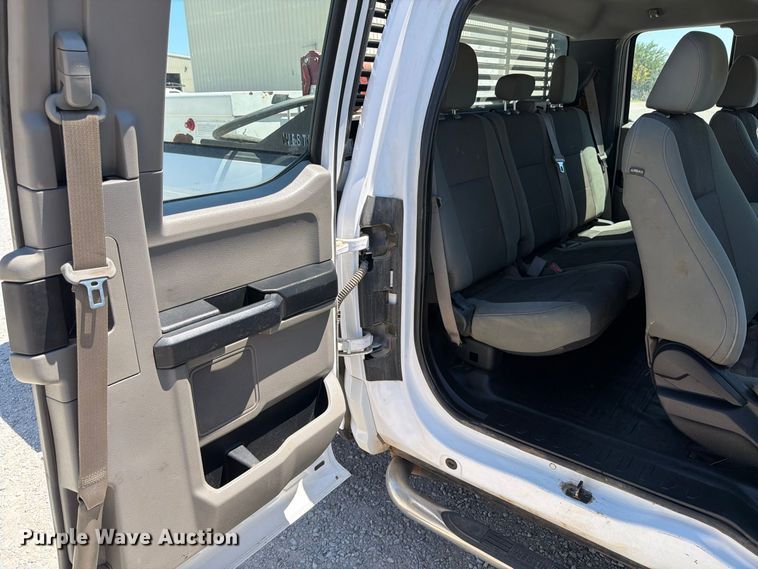 image for item MZ9836 2016 Ford F150 Ext. Cab pickup truck