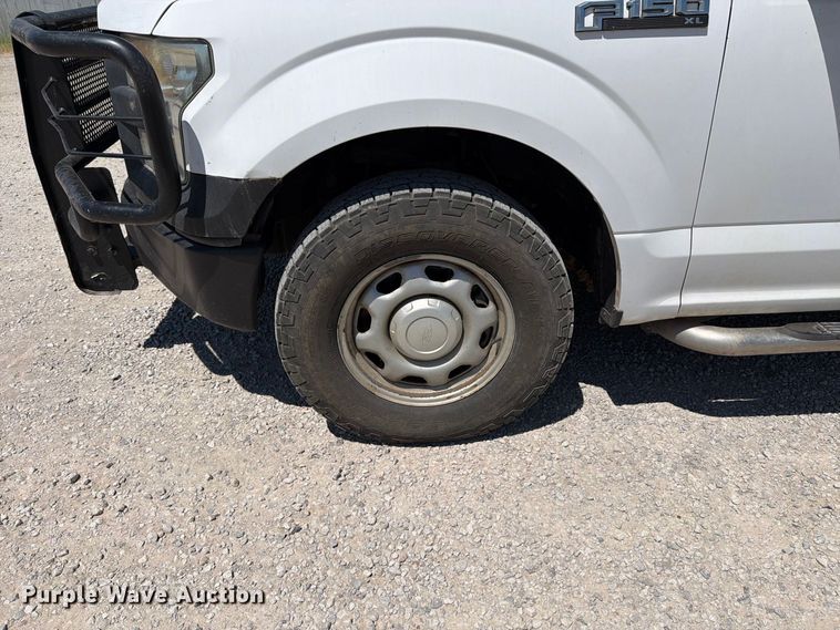 image for item MZ9836 2016 Ford F150 Ext. Cab pickup truck