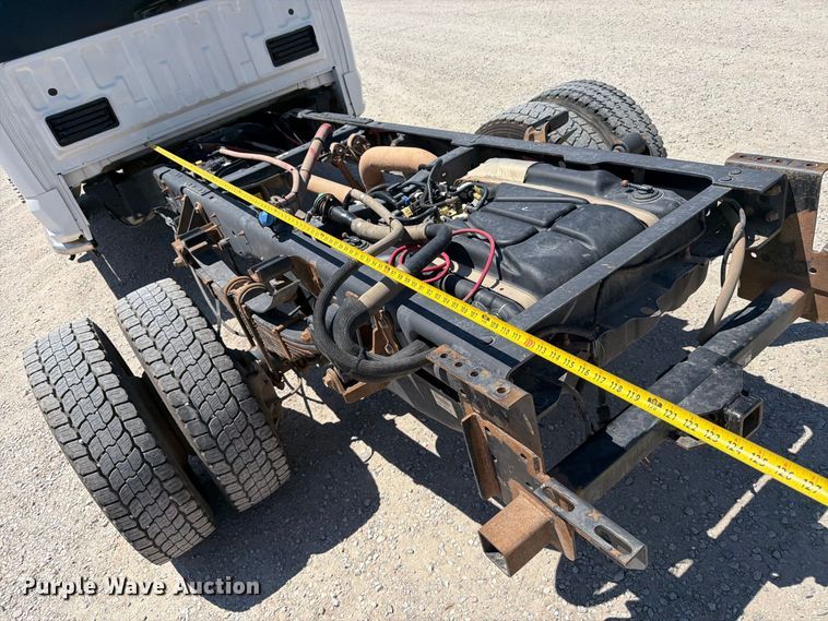 image for item MZ9837 2019 Ford F550 Super Duty Crew Cab truck cab and chassis