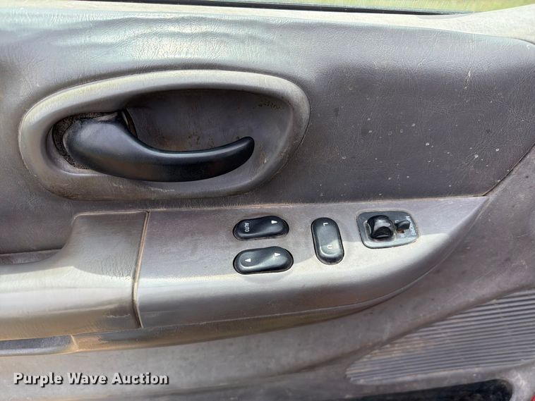 image for item NA9402 2002 Ford F150 Ext. Cab pickup truck