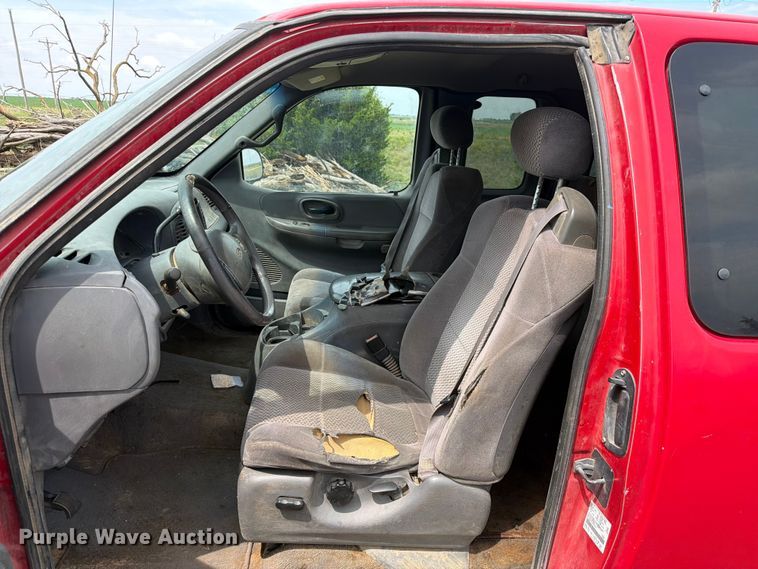 image for item NA9402 2002 Ford F150 Ext. Cab pickup truck