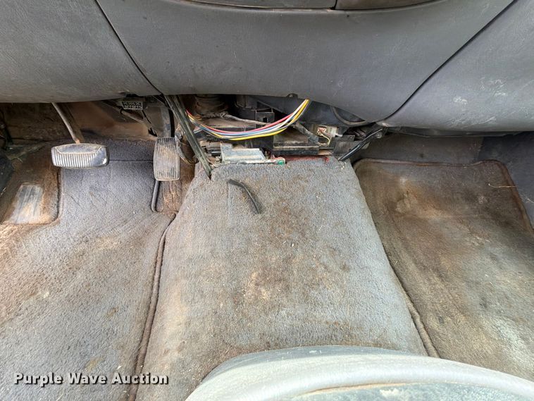 image for item NA9402 2002 Ford F150 Ext. Cab pickup truck