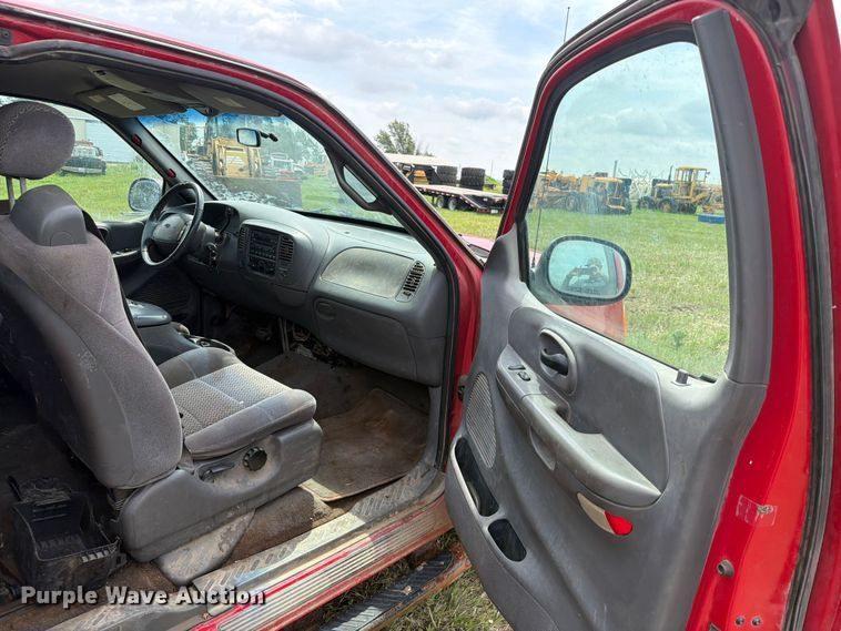 image for item NA9402 2002 Ford F150 Ext. Cab pickup truck