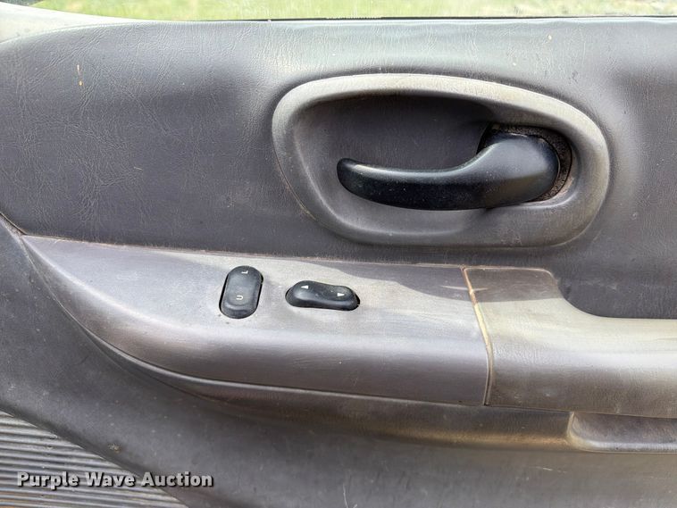 image for item NA9402 2002 Ford F150 Ext. Cab pickup truck