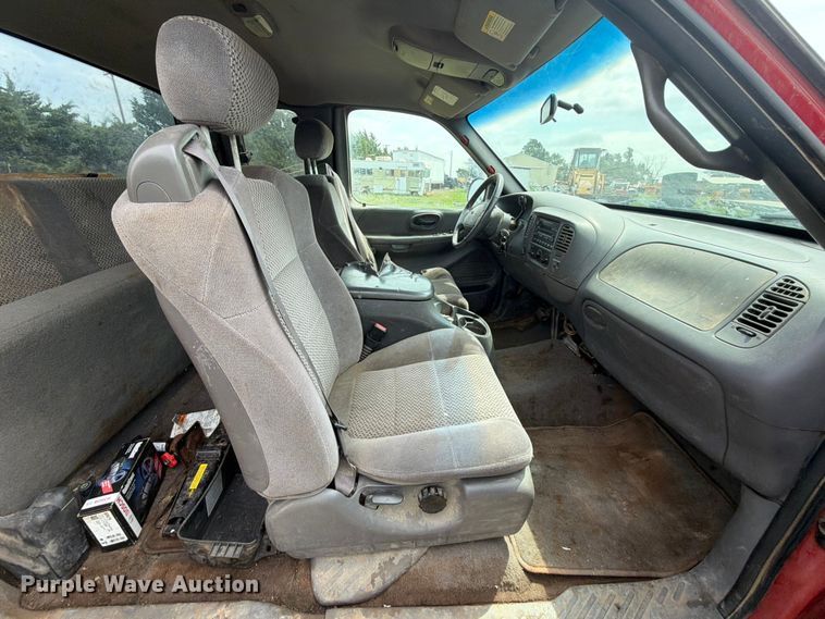 image for item NA9402 2002 Ford F150 Ext. Cab pickup truck