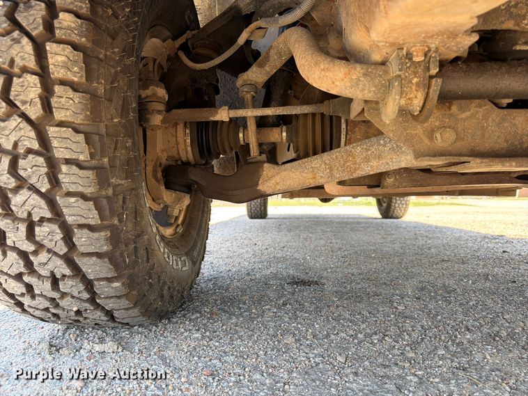 image for item NJ9046 2005 Chevrolet Silverado 2500 Ext. Cab pickup truck