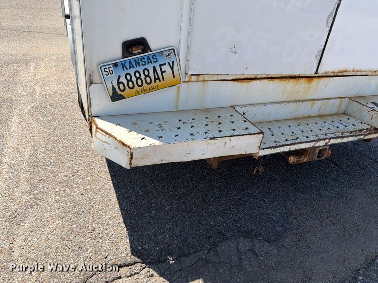 image for item NJ9061 2010 Ford E350 Super Duty utility van