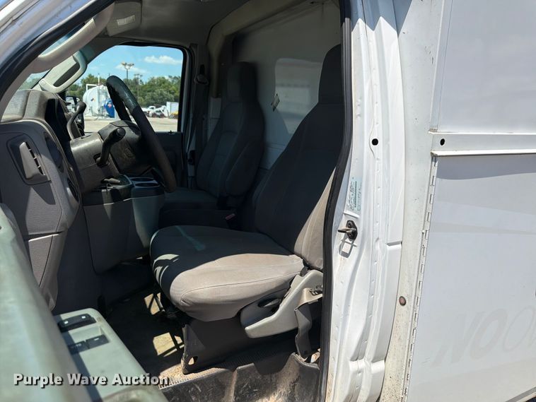 image for item NJ9061 2010 Ford E350 Super Duty utility van