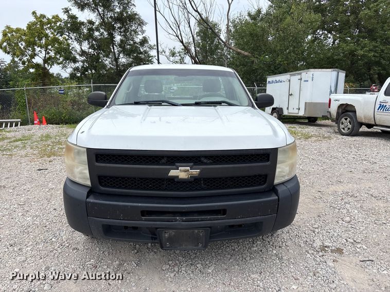 image for item NM9865 2011 Chevrolet Silverado 1500 pickup truck