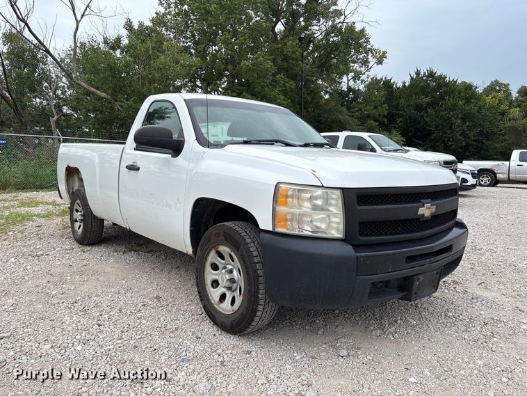image for item NM9865 2011 Chevrolet Silverado 1500 pickup truck
