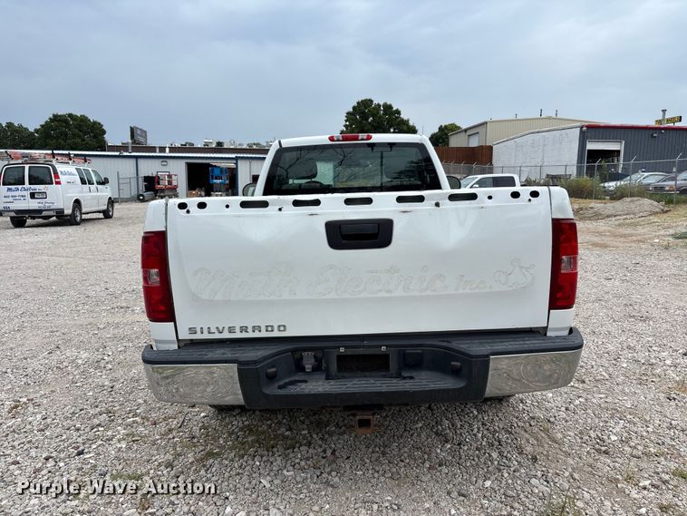 image for item NM9865 2011 Chevrolet Silverado 1500 pickup truck