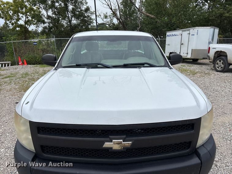 image for item NM9865 2011 Chevrolet Silverado 1500 pickup truck
