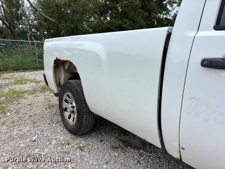 image for item NM9865 2011 Chevrolet Silverado 1500 pickup truck