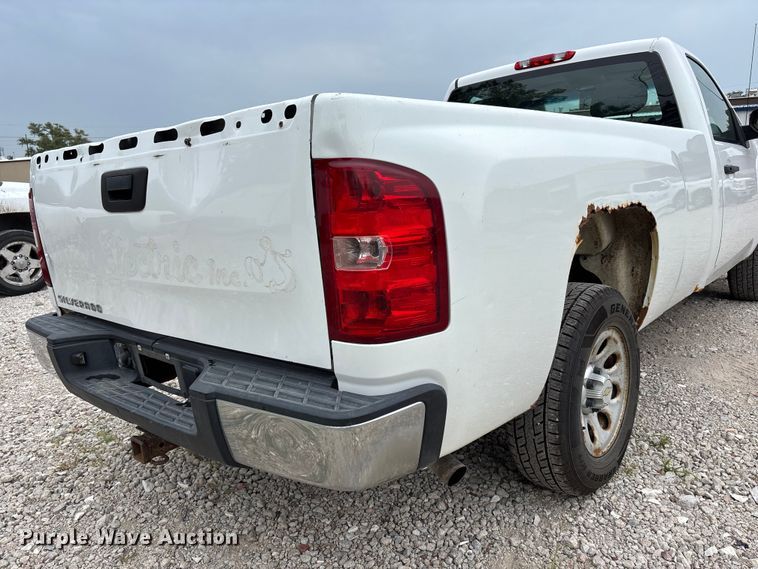image for item NM9865 2011 Chevrolet Silverado 1500 pickup truck