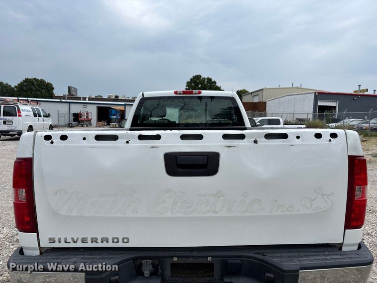 image for item NM9865 2011 Chevrolet Silverado 1500 pickup truck