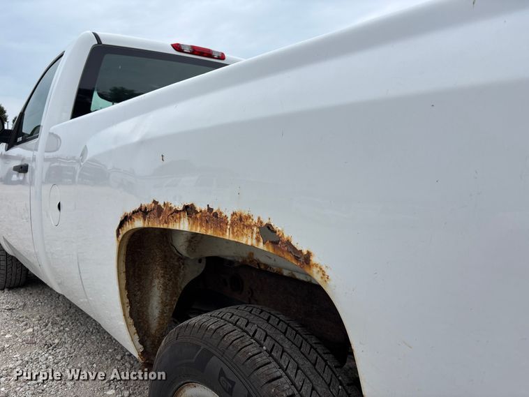 image for item NM9865 2011 Chevrolet Silverado 1500 pickup truck