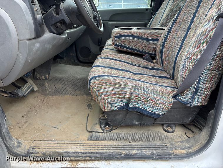 image for item NM9865 2011 Chevrolet Silverado 1500 pickup truck