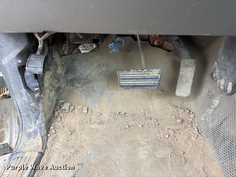 image for item NM9865 2011 Chevrolet Silverado 1500 pickup truck