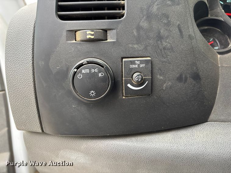 image for item NM9865 2011 Chevrolet Silverado 1500 pickup truck