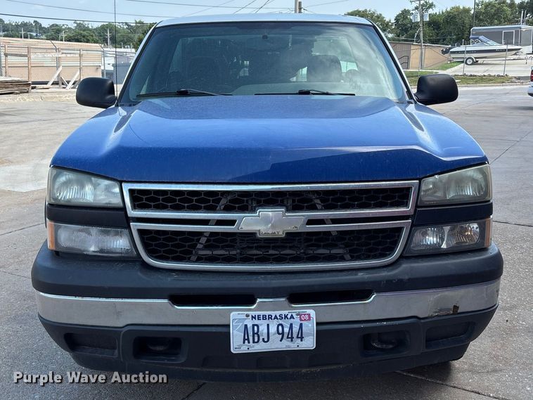 image for item NM9867 2006 Chevrolet Silverado 1500 pickup truck