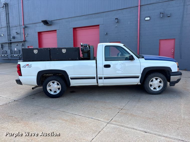 image for item NM9867 2006 Chevrolet Silverado 1500 pickup truck