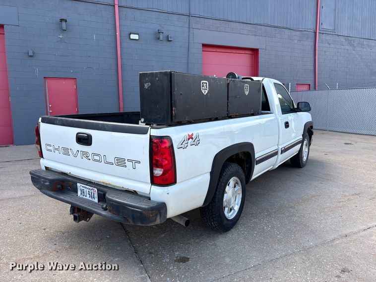 image for item NM9867 2006 Chevrolet Silverado 1500 pickup truck