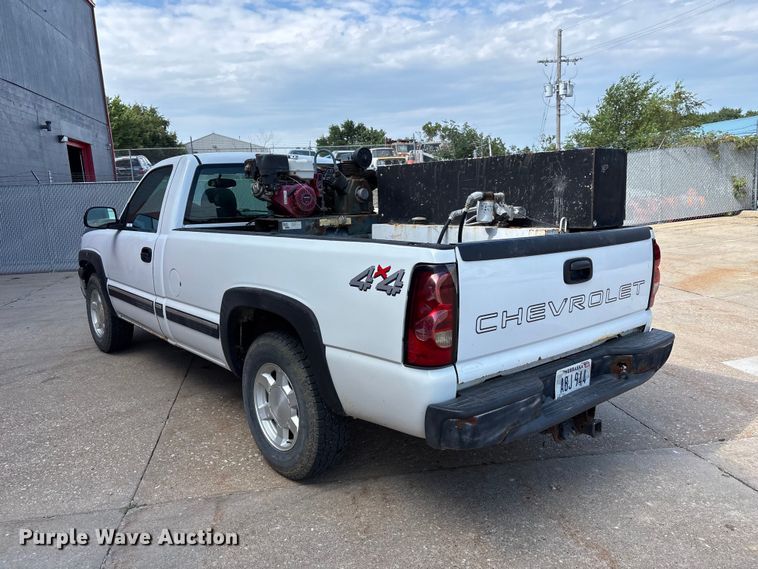 image for item NM9867 2006 Chevrolet Silverado 1500 pickup truck