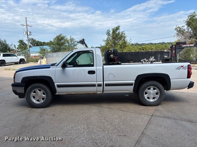 image for item NM9867 2006 Chevrolet Silverado 1500 pickup truck
