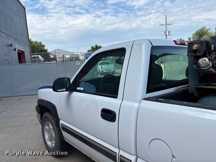 image for item NM9867 2006 Chevrolet Silverado 1500 pickup truck
