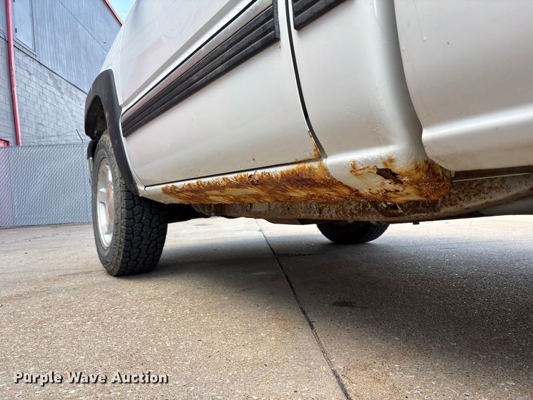 image for item NM9867 2006 Chevrolet Silverado 1500 pickup truck
