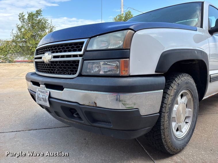 image for item NM9867 2006 Chevrolet Silverado 1500 pickup truck